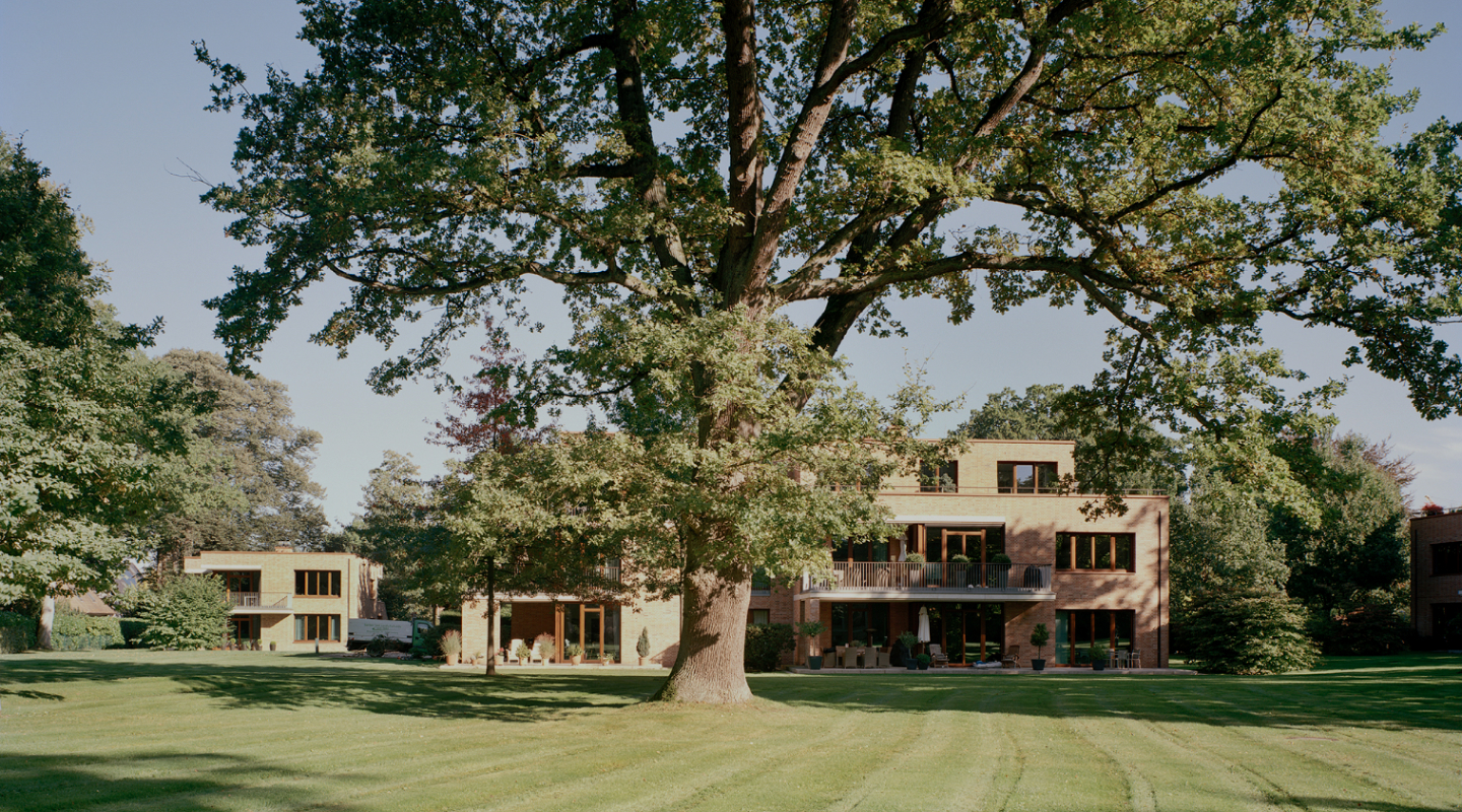 Dummy estate cover 02