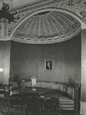 Detail des Balkonzimmers des Stadthauses Abendroth im Museum für Kunst und Gewerbe Hamburg (unten) Detail des Balkonzimmers des Stadthauses Abendroth im Museum für Kunst und Gewerbe Hamburg (unten)